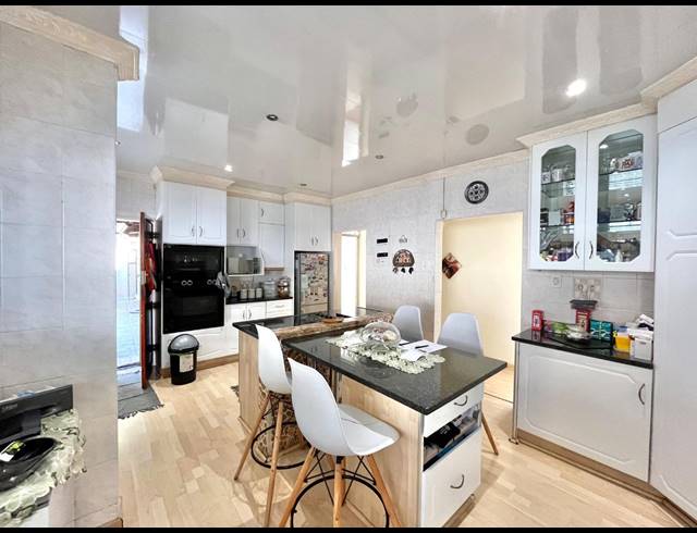4 BEDROOM HOUSE FOR SALE IN RIDGEWAY